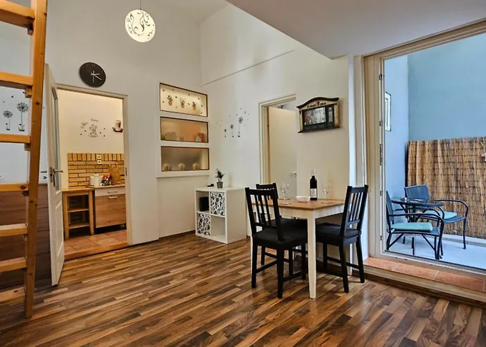The Greenest Vintage Apartament